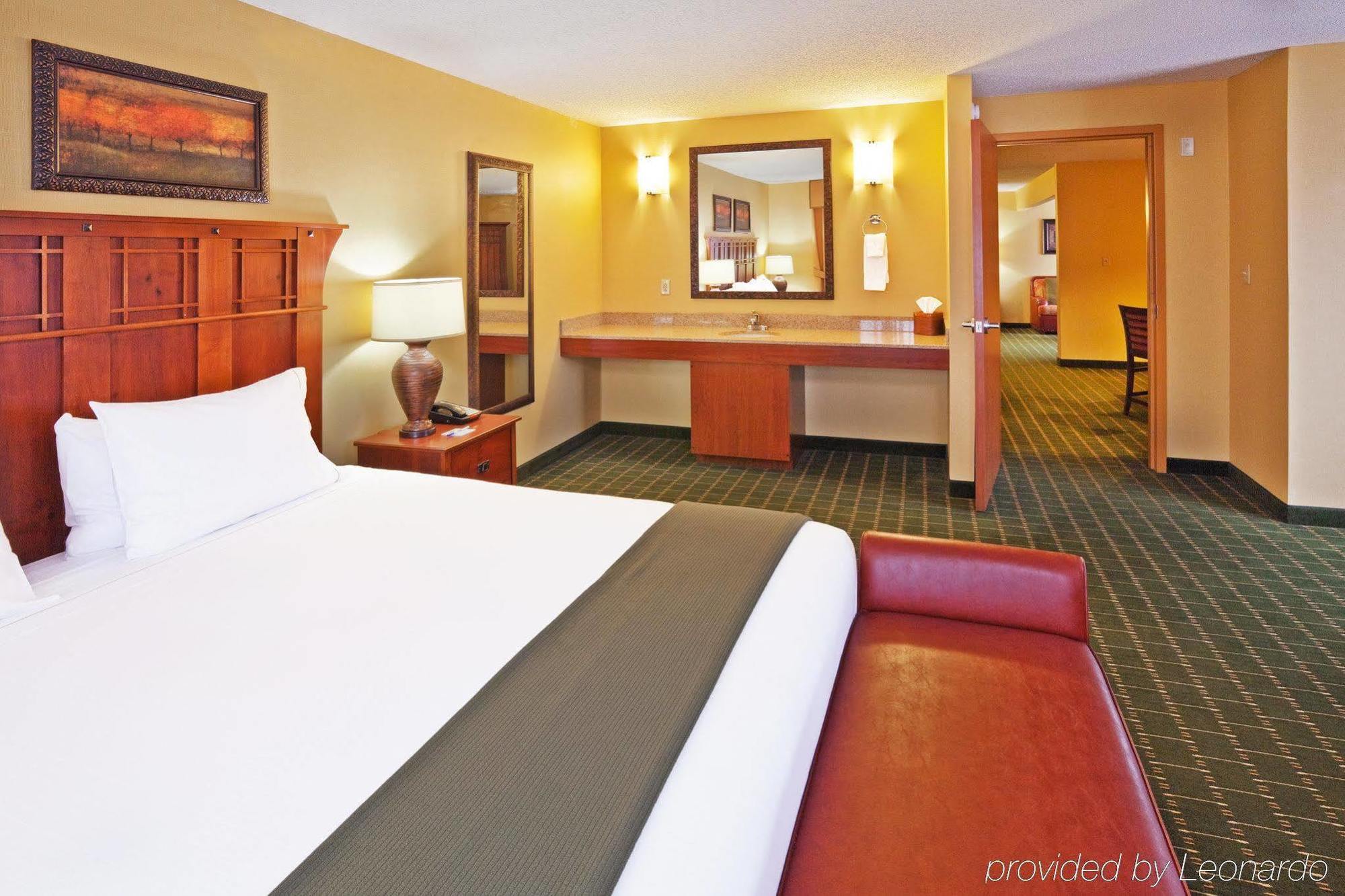 The Q Hotel & Suites Springfield Exteriér fotografie